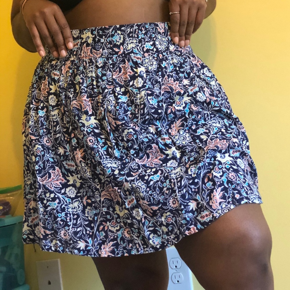 Plus size vintage floral print mini skirt